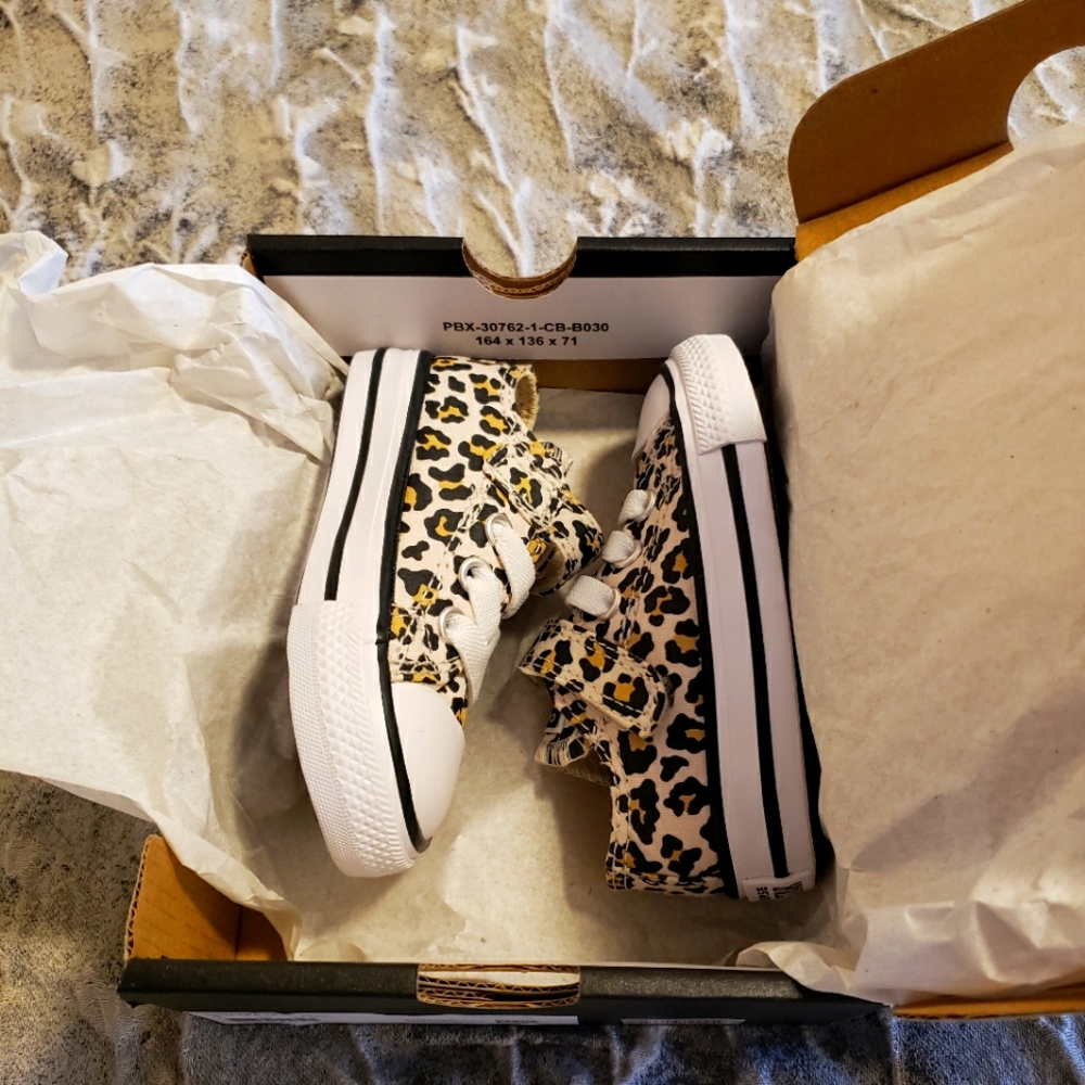 Converse new in the box